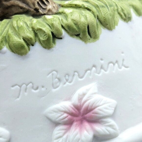 Seymour Mann M. Bernini Porcelain Music Box–Hummingbird–Somewhere My Love - Picture 5 of 6
